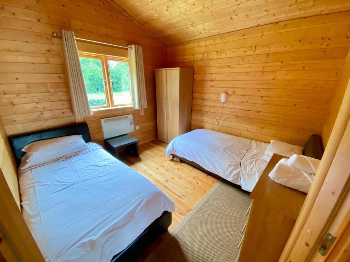 Chalet Maple, Pochard 1